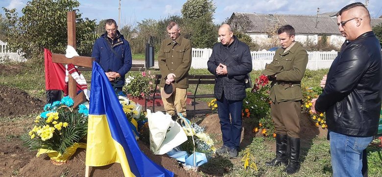 Останки трьох воїнів УПА перепоховали з військовими почестями на Тернопільщині 07