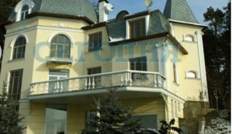 Барские угодья борца с "пещерным антикоммунизмом": у "дома Симоненко" другой хозяин. ФОТОрепортаж