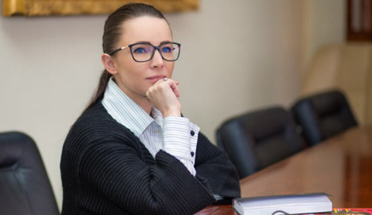 Cуд почав банкрутство заводу доньки ексміністра оборони часів Януковича. Він постачав обладнання для російської "оборонки"