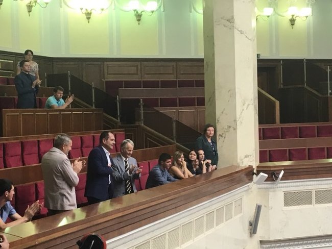 Засідання Ради відвідав звільнений політвязень Балух, зал вітав його оплесками 01 Засідання Ради відвідав звільнений політвязень Балух, зал вітав його оплесками 01
