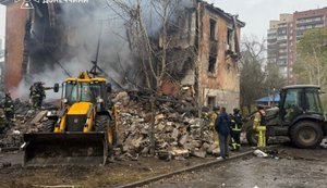Авіаудар РФ по Слов’янську: з-під завалів дістали фрагменти людського тіла та загиблу жінку, аварійно-рятувальні роботи завершено. ФОТОрепортаж