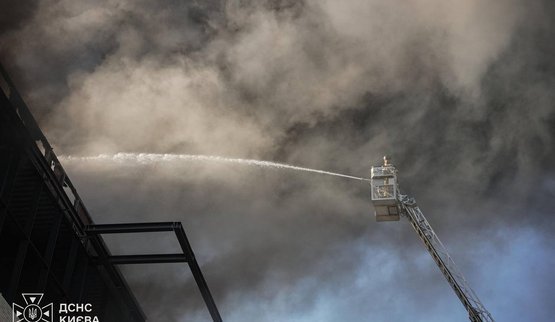 Атака РФ на Киев: ликвидированы последствия обстрела в Голосеевском районе, — ГСЧС. ВИДЕО+ФОТО