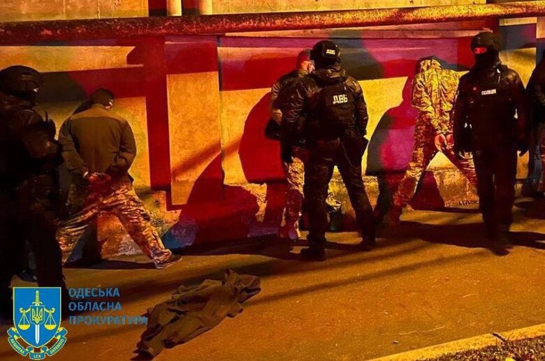 В Одессе осудили мужчин за вымогательство денег под видом ТЦК