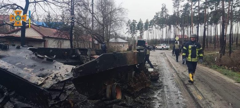 ДСНС вилучили понад 600 одиниць вибухонебезпечних предметів у Ірпені 02