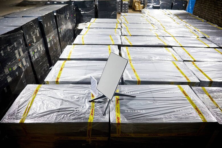 Україна отримала ще 5 тис. Starlink від Польщі для забезпечення зв’язку на прифронтових територіях, - Федоров 03