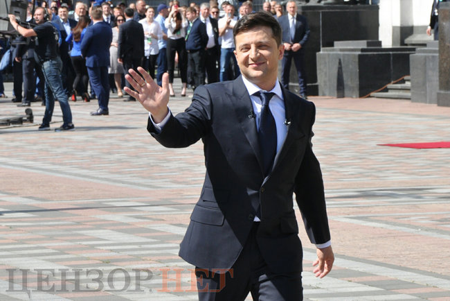 Зеленский с булавой, отвернувшийся Порошенко, Савченко в медалях, смеющиеся Луценко и Грицак, - инаугурация шестого Президента Украины Зеленского 41