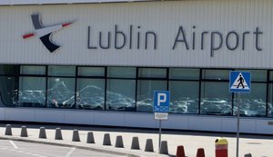 Аеропорти Жешува та Любліна призупинили роботу через атаку РФ на Україну