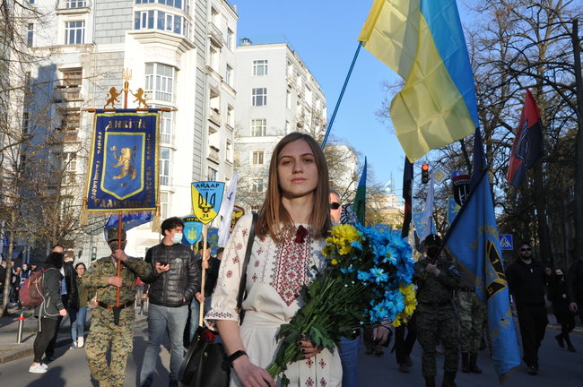 У центрі Києва відбувся марш вишиванок на честь дивізії СС Галичина 29