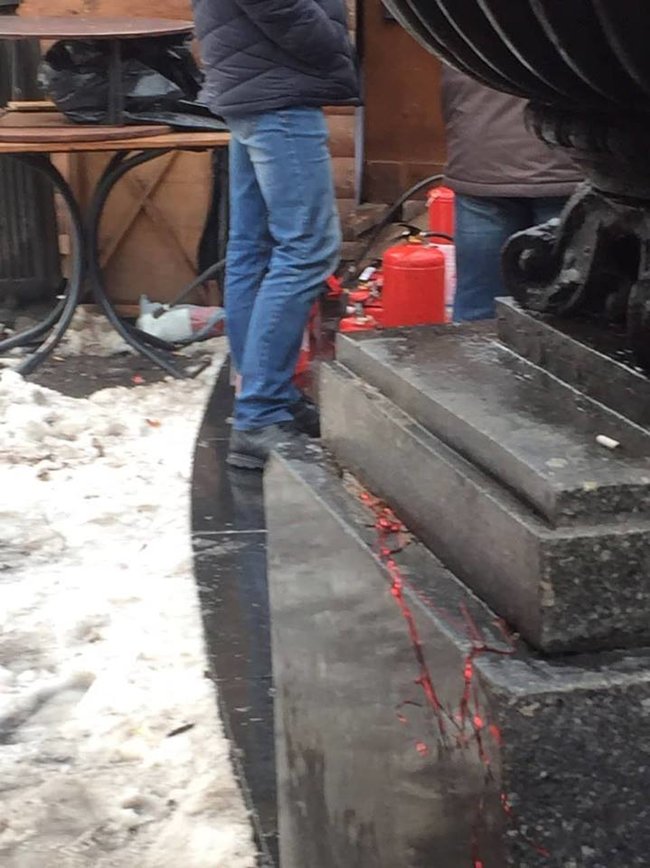 На ярмарку в центрі Львова сталася пожежа, вибухнули балони з газом, є постраждалі 11 На ярмарку в центрі Львова сталася пожежа, вибухнули балони з газом, є постраждалі 11