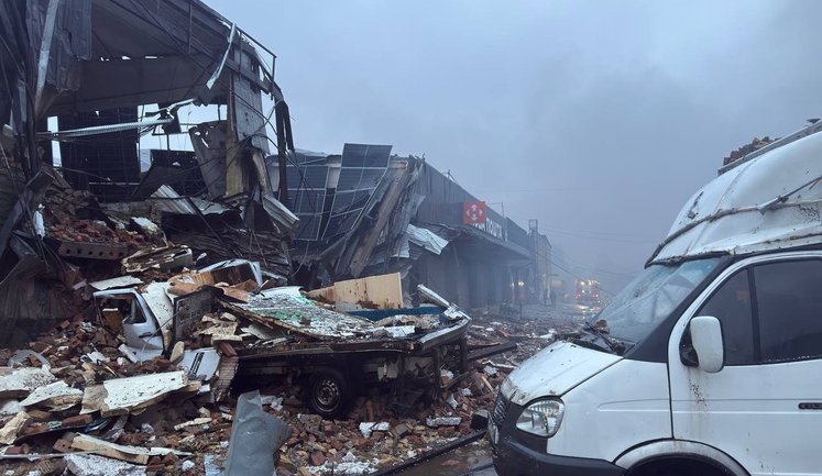 Окупанти знищили відділення "Нової пошти" та пошкодили сортувальне депо в Києві. ФОТО