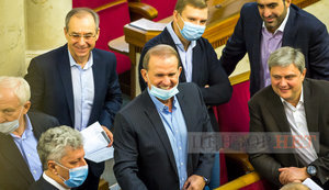 Радісний ранок ОПЗЖ, "Голос" із Вифлеємським вогнем миру і попередження в чаті СН про загрозу існуванню фракції, - день роботи ВР 17 грудня. ФОТОрепортаж