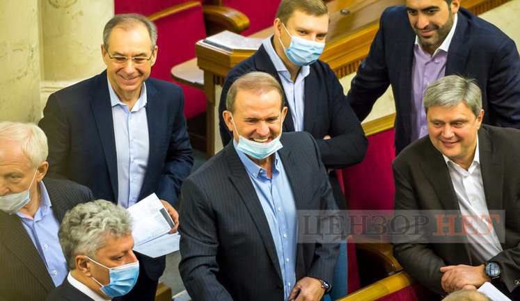 Радісний ранок ОПЗЖ, "Голос" із Вифлеємським вогнем миру і попередження в чаті СН про загрозу існуванню фракції, - день роботи ВР 17 грудня. ФОТОрепортаж
