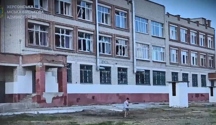 Россияне в сентябре атаковали Херсон с помощью артиллерии, авиации и дронов: 6 человек погибли, еще 66 - ранены. ВИДЕО
