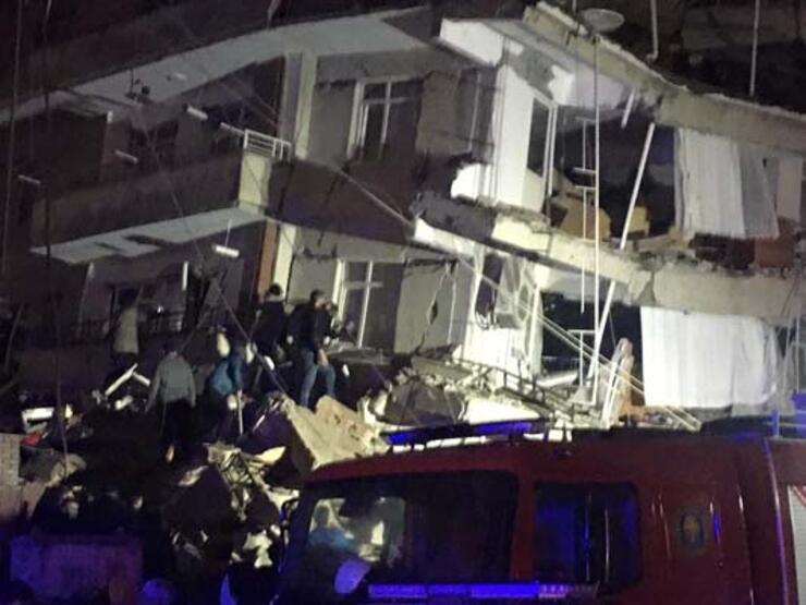 Strong earthquake occurred in Turkey, killing more than 900 people 06