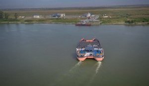 На границе с Румынией открылась паромная переправа через Дунай. ФОТО