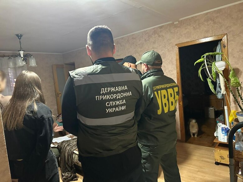 Затримано організаторів переправлення осіб за кордон