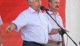 Eggs Thrown at the Communist Leader in Crimea by Tatars. PHOTOS