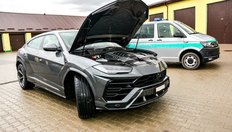 Польские пограничники не пустили в Украину автомобиль Lamborghini стоимостью 9,6 миллионов. ФОТО