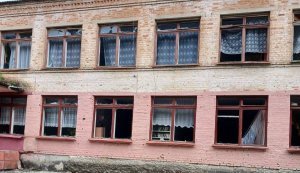 В Черниговской области вражеские обстрелы повредили школу и дом культуры