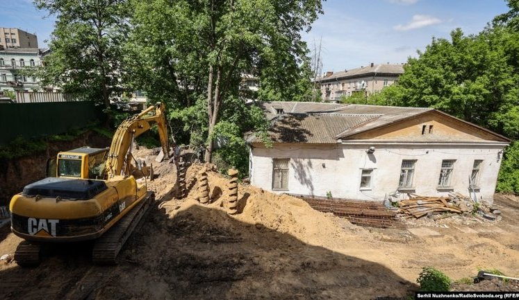 Кличко и Ткаченко обменялись обвинениями из-за сноса исторической усадьбы в центре Киева. ВИДЕО