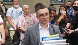 Прокурор подав клопотання про зміну адреси домашнього арешту Стерненку, але активісту пізно повідомили про засідання суду: "Я просто фізично не встигну доїхати"