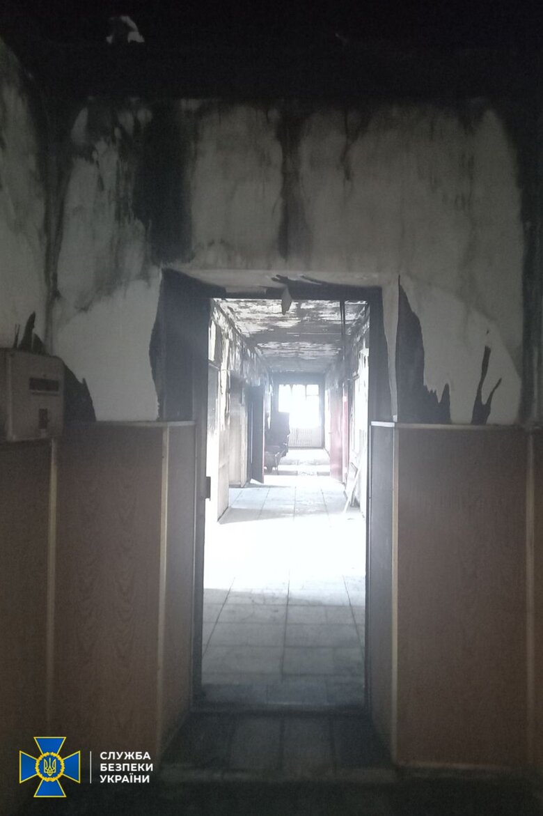 Two traitors who set fire to fire-rescue unit in Ivankiv at beginning of invasion of Russian Federation were detained - SSU 03