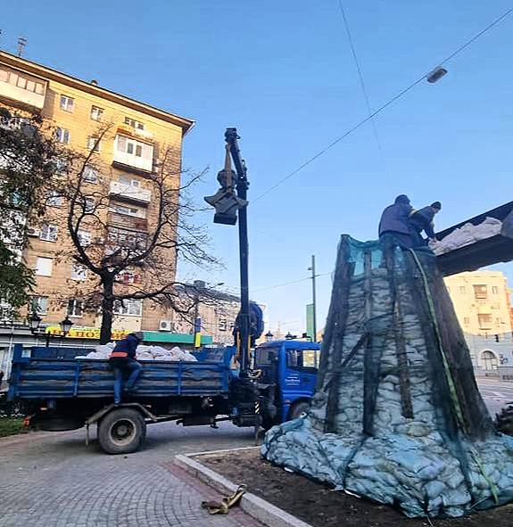 Памятник Пушкину в Харькове демонтирован, - горсовет 01