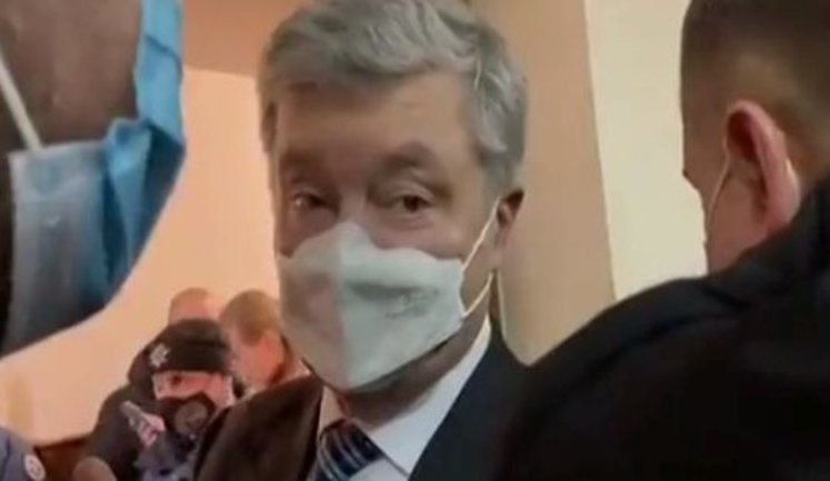 "Перестаньте вживати наркотики. Ваші дії абсолютно не адекватні", - Порошенко про призначення йому безоплатного адвоката. ВIДЕО