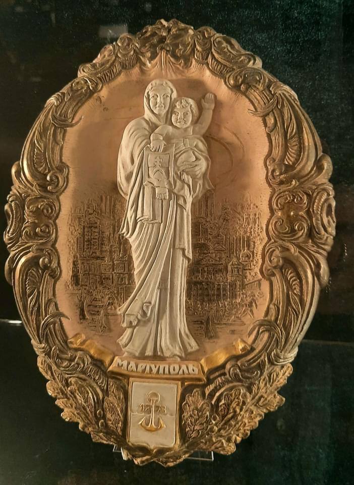 Оккупанты вывезли из музея медальерного искусства в Мариуполе уникальную коллекцию 02