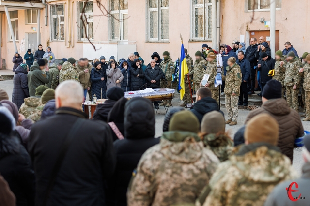 С офицером ССО Максимом Вечерко попрощались в Хмельницком 02