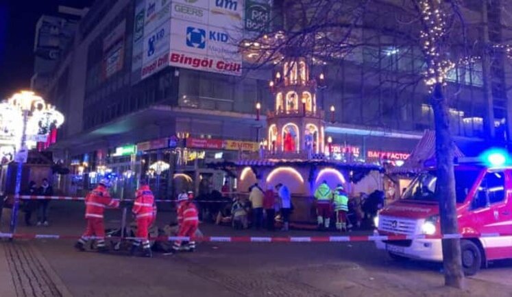 Під час нападу на різдвяному ярмарку в Магдебурзі постраждала українка, вона у важкому стані, - МЗС