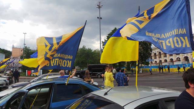 Poroshenko sign amnesty! car run started in Kyiv 05