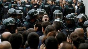 Референдум в Каталонии: начались столкновения, полиция применяет резиновые пули. ФОТОрепортаж+ВИДЕО