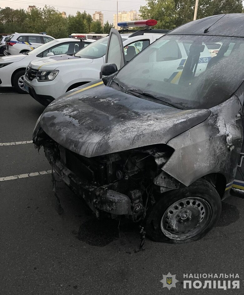 Затримано палія поліцейських авто у Києві