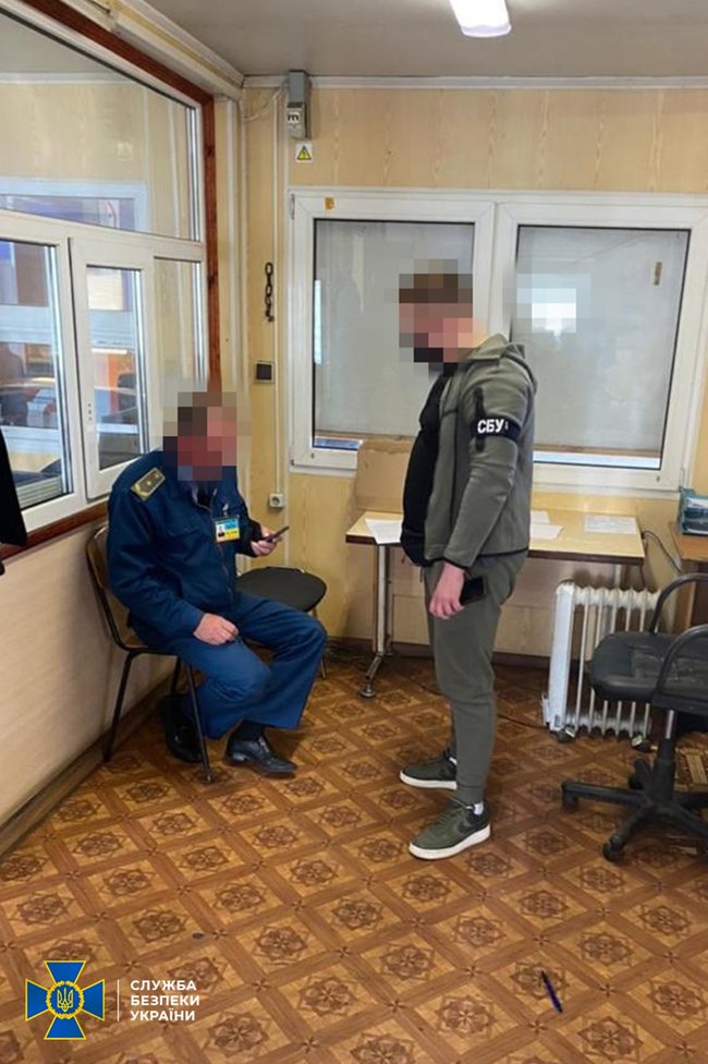 Виявлено чиновника-хабарника Держприкордонслужби: допомагав безперешкодно ввозити євробляхи в Україну 02