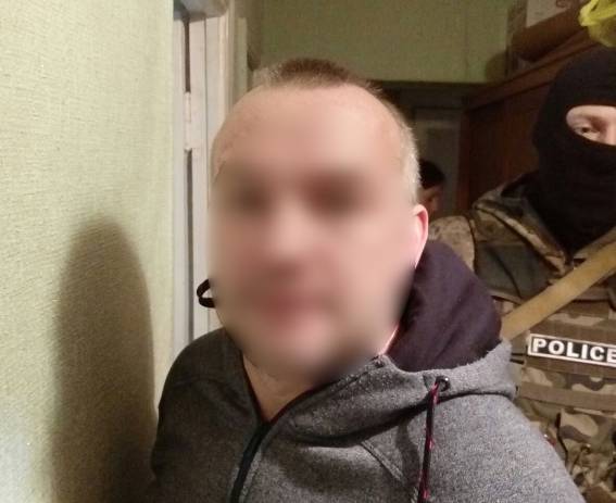 Правоохранители разоблачили группировку, занимавшуюся незаконной регистрацией автомобилей в 9 областях Украины 01