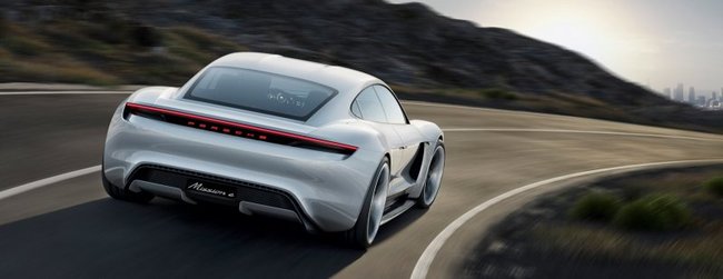 Porsche намерен удвоить расходы на разработку и производство электромобилей 03