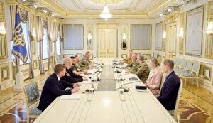 Зеленський та Радакін обговорили ситуацію на фронті, потреби ЗСУ й фінансування виробництва дронів. ФОТО