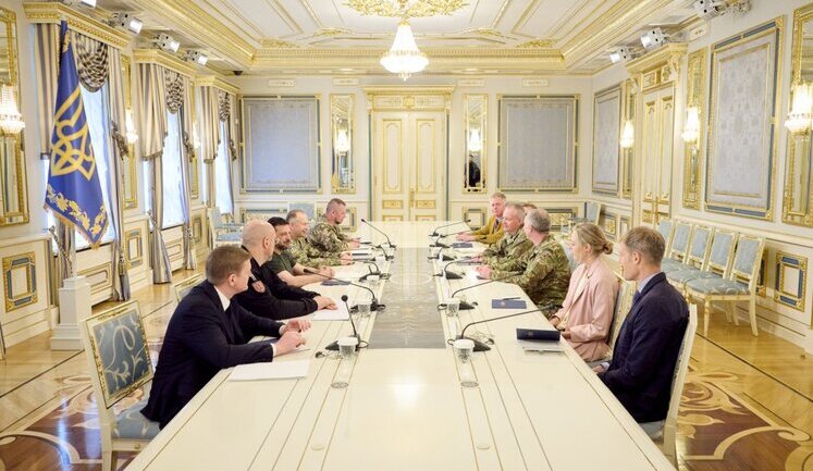 Зеленський та Радакін обговорили ситуацію на фронті, потреби ЗСУ й фінансування виробництва дронів. ФОТО