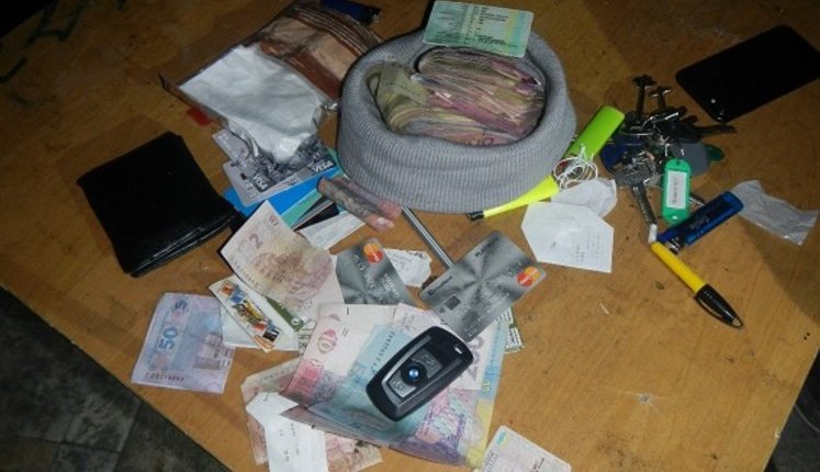 Полиция задержала в киевском ночном клубе 17 человек с наркотиками и выявила более 30 "уклонистов" от призыва в армию. ФОТОрепортаж