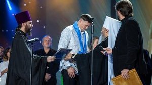 Усик прийняв із рук глави УПЦ МП Онуфрія нагороду - орден преподобного Іллі Муромця I ступеня. ВIДЕО