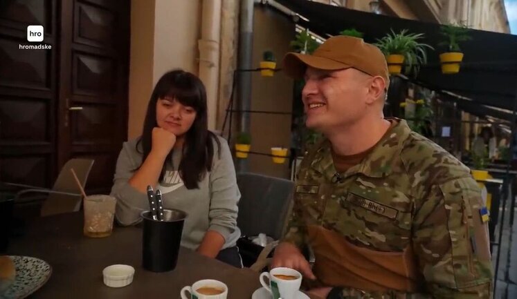 Незрячий после тяжелого ранения боец Нацгвардии Виталий Верес: "Очнулся. Руки, ноги привязаны. Рот зашит. Услышал русский язык. Подумал, что в плену". ВИДЕО
