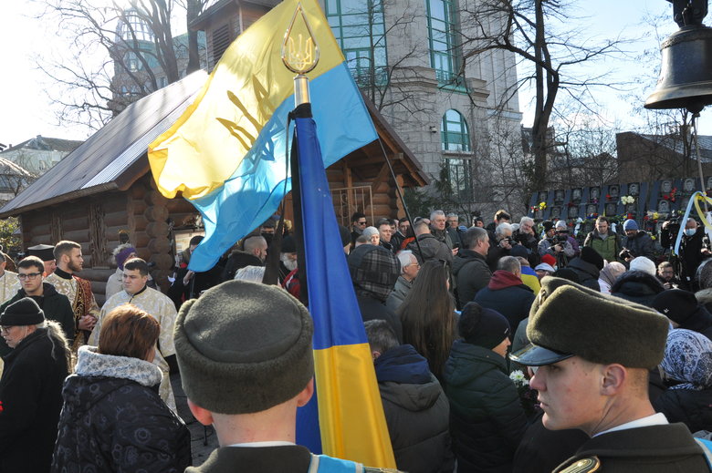 Память Героїв Небесної Сотні вшанували у Києві 05