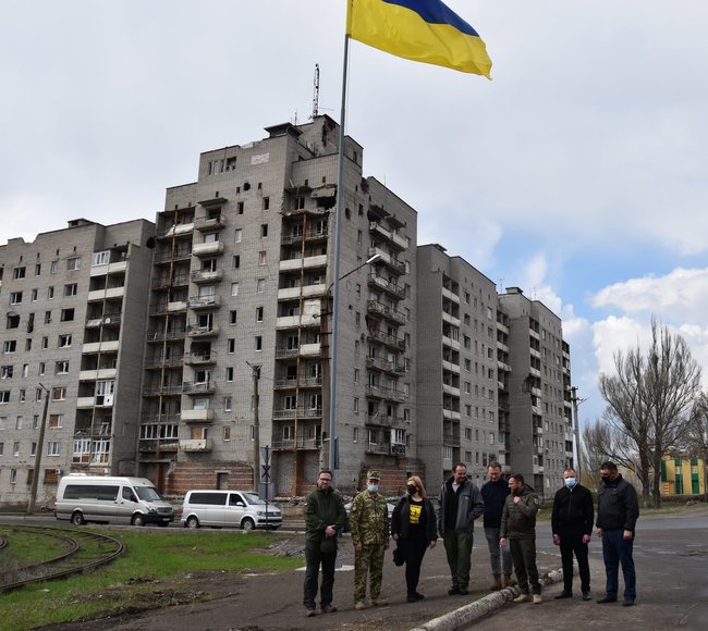 Вице-спикеры Сеймов Польши и Литвы посетили прифронтовую Авдеевку 01