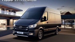 Управление делами Зеленского купило два элитных автобуса для VIP-пассажиров "Борисполя" за 5 миллионов