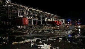 Наслідки ракетного удару по терміналу "Нової пошти". ФОТОрепортаж