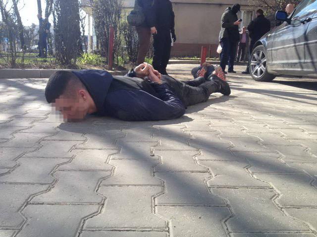 СБУ ликвидировала канал контрабанды наркотиков на Буковине 01