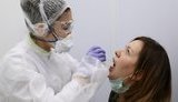 Кількість хворих на COVID-19 у статистиці могла скоротитися через зменшення ПЛР-тестів: говорити про позитивний тренд рано, - аналіз Київської школи економіки