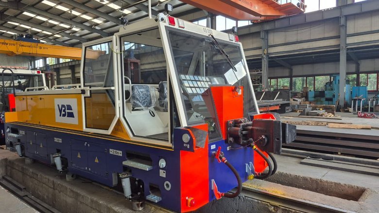 "Укрзалізниця" отримала перші акумуляторні маневрові тягачі