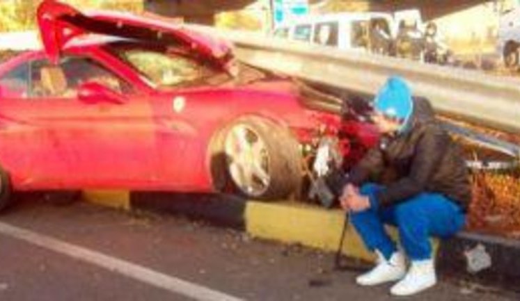 Украинский нападающий Милевский вдребезги разбил свою Ferrari. ВИДЕО